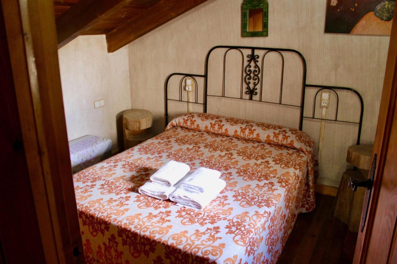 Casas Rurales Con Jacuzzi Quijote Y Sancho ออสซา เด มอนเตียล ภายนอก รูปภาพ