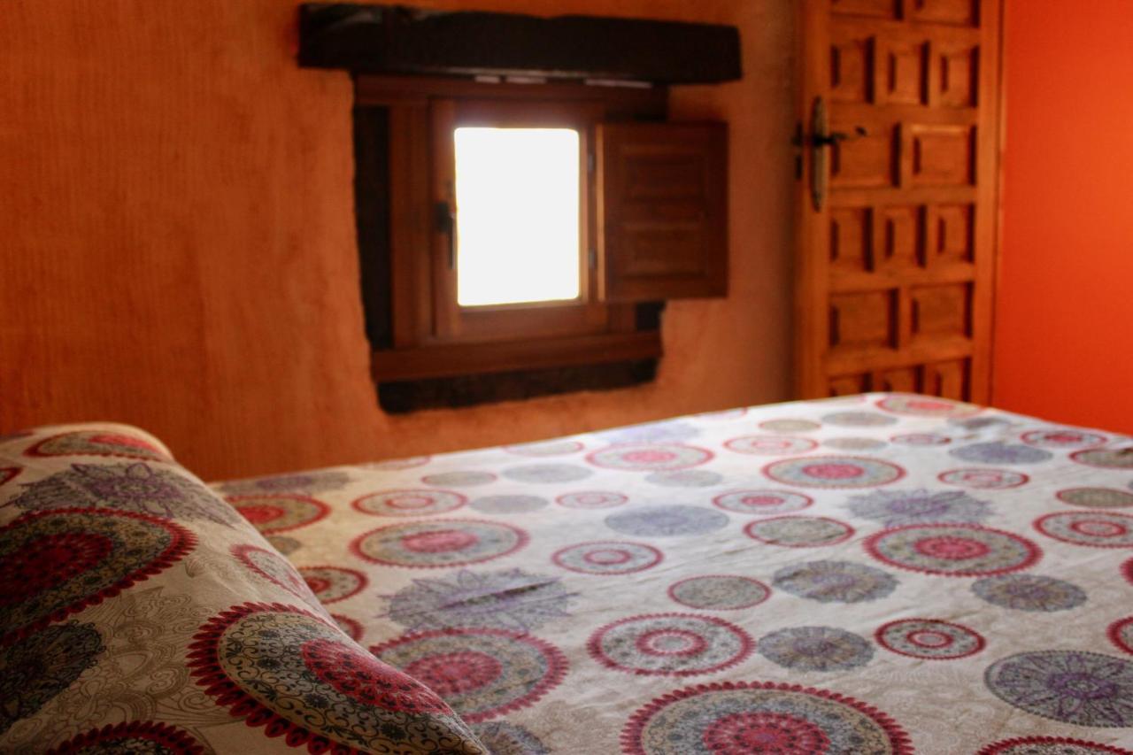 Casas Rurales Con Jacuzzi Quijote Y Sancho ออสซา เด มอนเตียล ภายนอก รูปภาพ