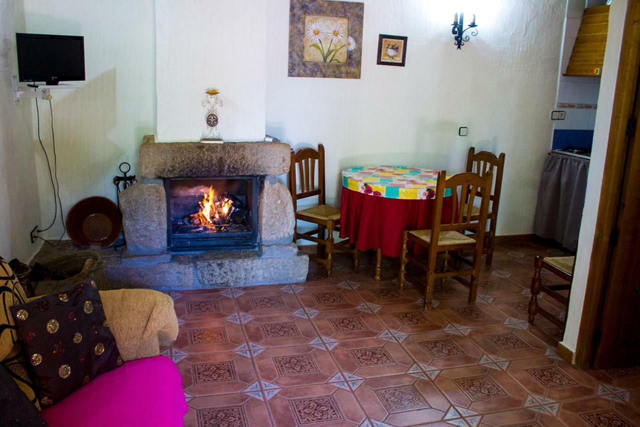 Casas Rurales Con Jacuzzi Quijote Y Sancho ออสซา เด มอนเตียล ภายนอก รูปภาพ